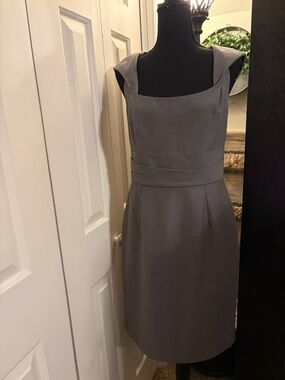 Kay Unger Gray Sleeveless Sheath Dress